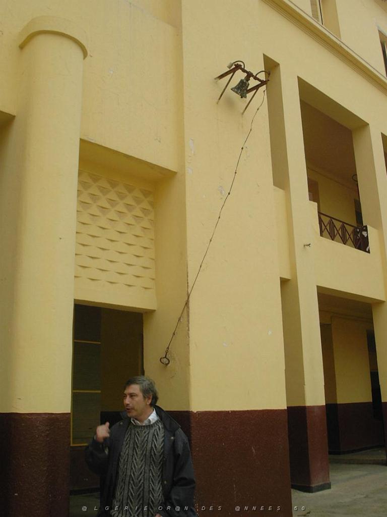 12 ecole pasteur la cloche a.JPG